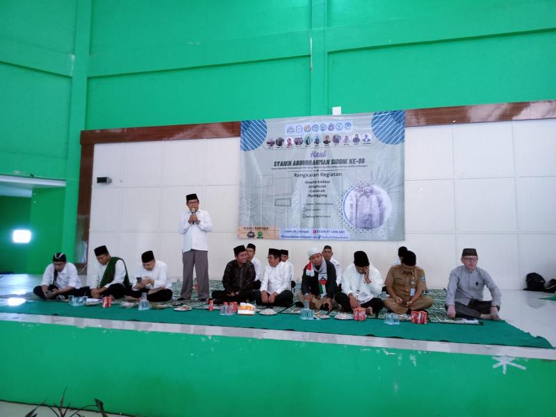 Rektor IAIN SAS Babel pada kesempatan ini Wakil Rektor III Dr.H.Muh Misdar,M.Ag  menyampaikan sangat menyambut baik atas diselenggarakannya acara Haul Syaikh Abdurrahman Siddik