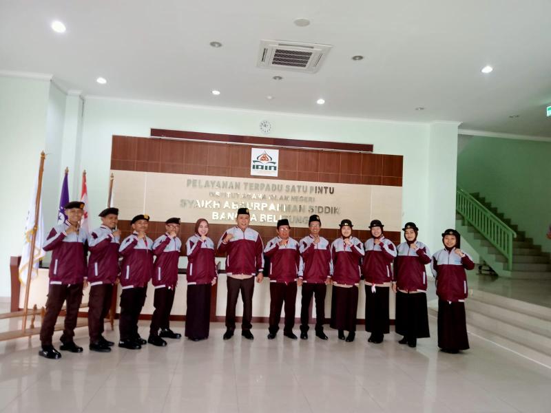 Foto Bersama Rektor IAIN SAS Babel Racana Pramuka