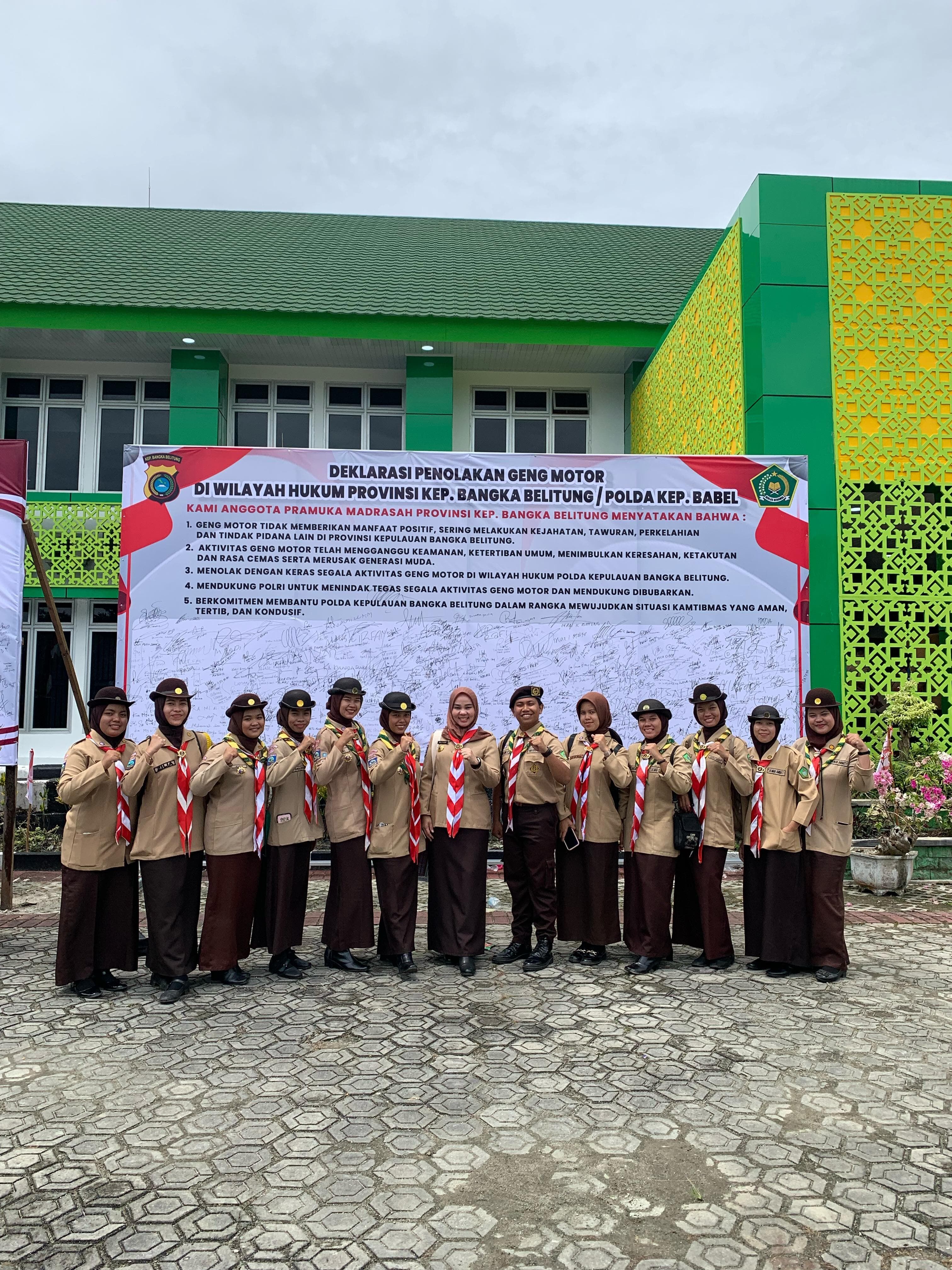 Racana Pramuka IAIN SAS Babel Ikuti Kegiatan Launching Pramuka Madrasah,  Deklarasi Anti Geng Motor dan Anti Terorisme