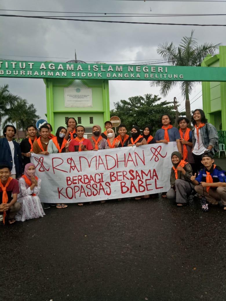 Tebar Keberkahan, Kopassas Gelar Pembagian Takjil di Bulan Ramadhan