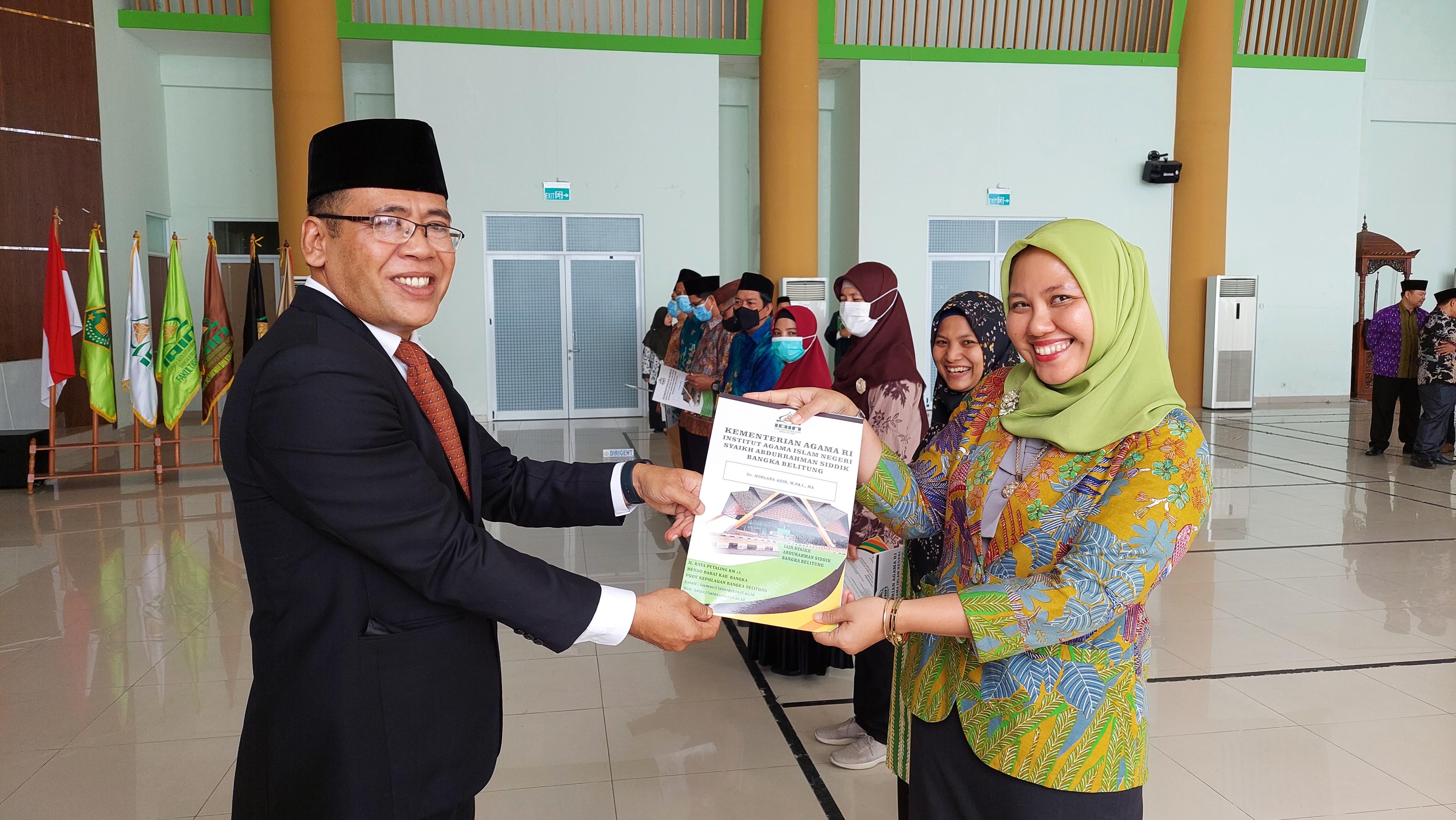Rektor Lantik 52 Pejabat di Lingkungan IAIN SAS Babel
