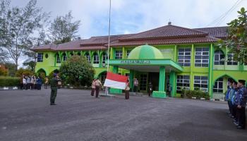 Peringati Hari Pahlawan Tahun 2022, IAIN SAS Bangka Belitung Selenggarakan Upacara Bendera