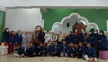 Dosen FSEI dan Mahasiswa HKI IAIN SAS Babel Mengkalibrasi Jam Masjid di Kota Pangkalpinang