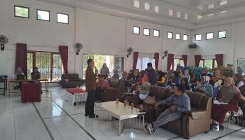 Dosen FSEI IAIN SAS Babel Kolaborasi Dengan TPP PKK Kecamatan Namang Sosialisasi Pencegahan Stunting