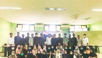 Gelar Forum Group Discussion (FGD), HIMA Prodi TBI Bangkitkan Semangat Para Mahasiswa