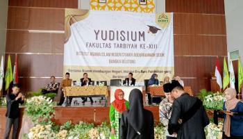Gelar Yudisium ke XIII, Fakultas Tarbiyah IAIN SAS Babel Luluskan 75 Mahasiswa