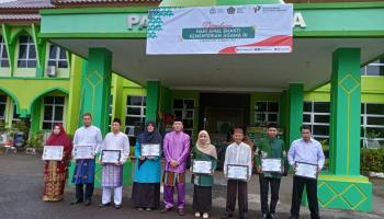 HAB Kemenag Ke -  77, Rektor IAIN SAS Bangka Belitung Berikan Penghargaan Kepada Dosen dan Pegawai Teladan