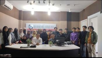 Kunjungi In Radio dan Sonora Grup, Mahasiswa KPI IAIN SAS Babel Antusias Belajar Siaran