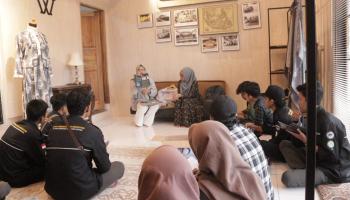 Mahasiswa Prodi KPI Belajar Ke Fashion Brand Lokal Tanah Wari Bangka Belitung