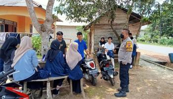 Sukseskan Vaksinasi Covid 19, Mahasiswa KKN IAIN SAS Bangka Belitung bersinergi dengan BHABINKAMTIBMAS