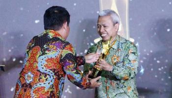 Menteri Agama RI mendapatkan penghargaan GATRA Award 2023 sebagai Tokoh Transformasi Digital Layanan Keagamaan.