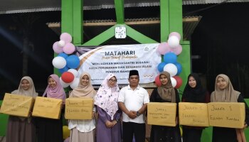 Meriah Sambut  Mahasantri Baru Ma'had Al Jami'ah IAIN SAS Babel Sekaligus Peringati HUT RI Ke- 79