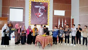 Potong Tumpeng, Tandai Puncak Perayaan Milad ke 3 HMPS KPI