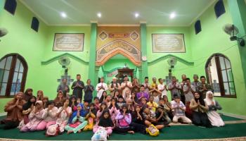 Puncak Maulid Nabi, KKN IAIN SAS Babel Kelompok 14 dan Warga Semarakkan Malam Maulid di Desa Padang Kandis