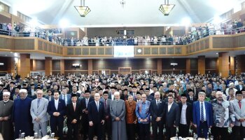 Rektor IAIN SAS Babel Ikut Kuliah Umum Moderasi Beragama dan Pertemuan Forum Lintas Agama dan Peradaban