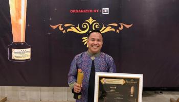 Safril Dosen IAIN SAS Babel Raih Penghargaan Penyiar Terfavorit KPID Award 2023