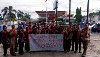 Semarak Remadan, Mahasiswa Kopassas IAIN SAS Bagikan Paket Takjil Gratis