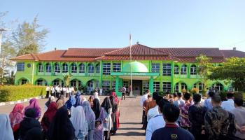 Wakil Dekan FSEI Tekankan 5 Budaya Kerja Kemenag pada Apel Bulanan