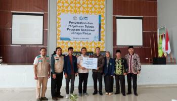 Yayasan Baitul Maal PLN Berikan Beasiswa bagi 62 Mahasiswa IAIN SAS Babel