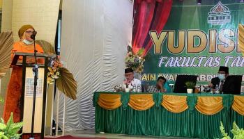 Yudisium Fakultas Tarbiyah oleh Dekan Fakultas