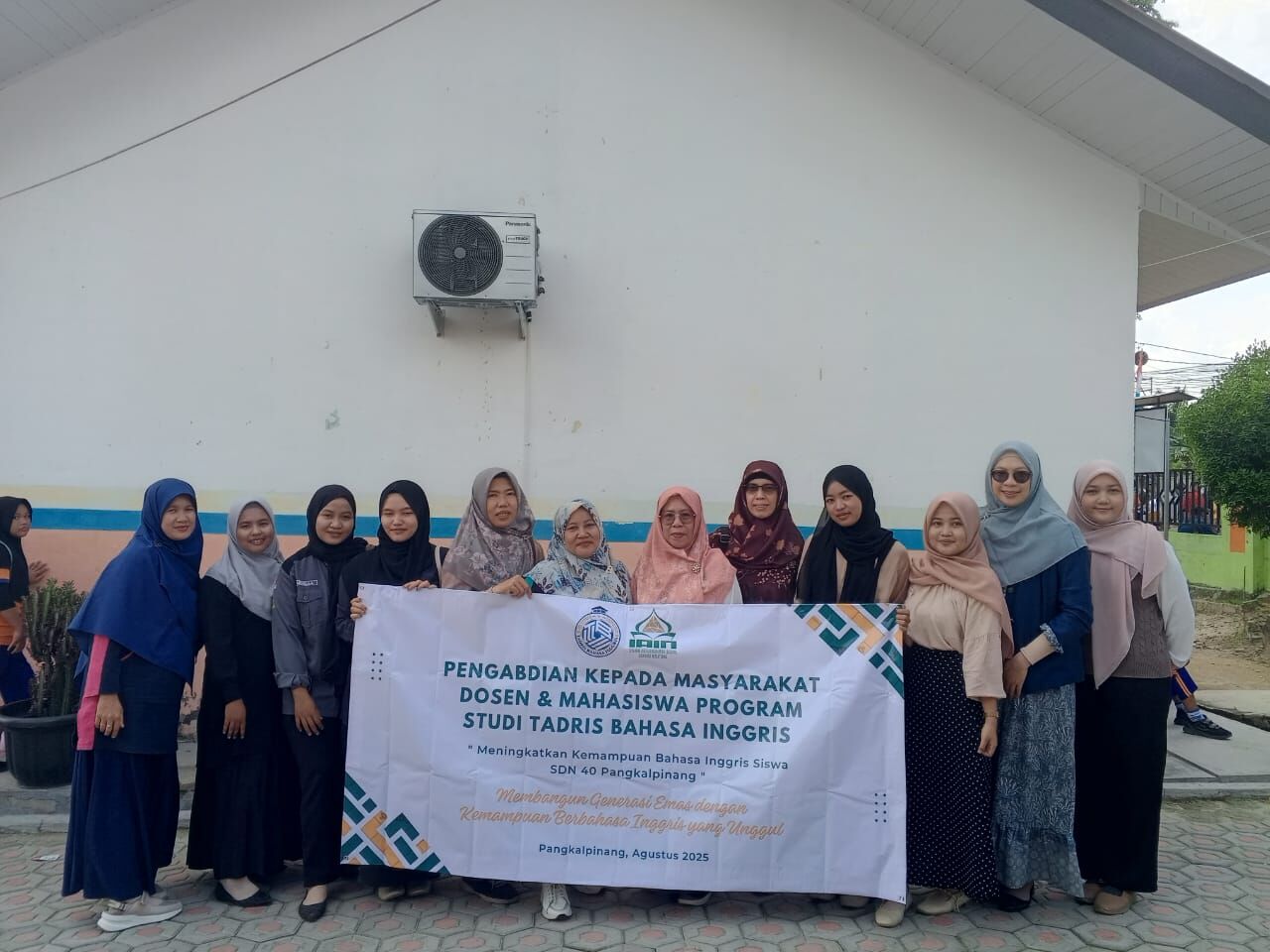 Tim Dosen dan Mahasiswa Tadris Bahasa Inggris IAIN SAS Babel Gelar PKM di SDN 40 Pangkalpinang