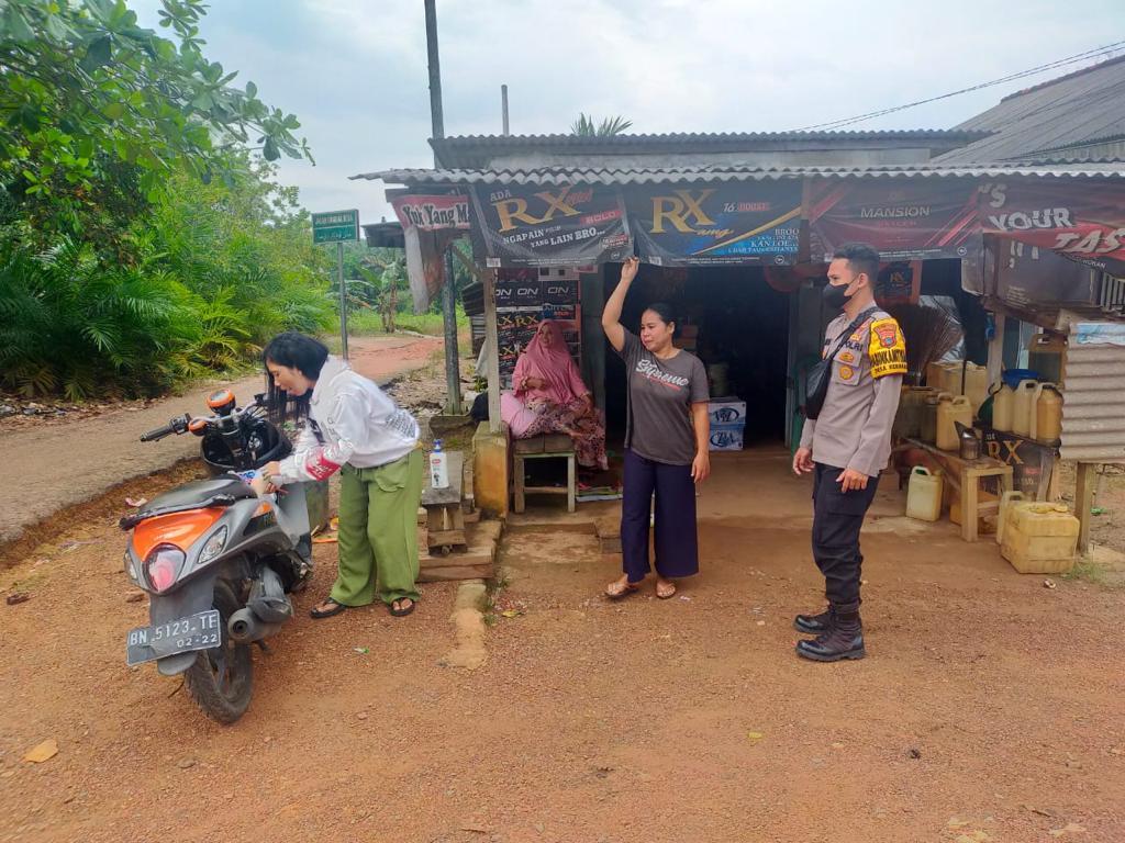 Mahasiswa KKN IAIN SAS Bangka Belitung Bantu Pelaksanaan Vaksinasi di Dusun Kerakas Komplek