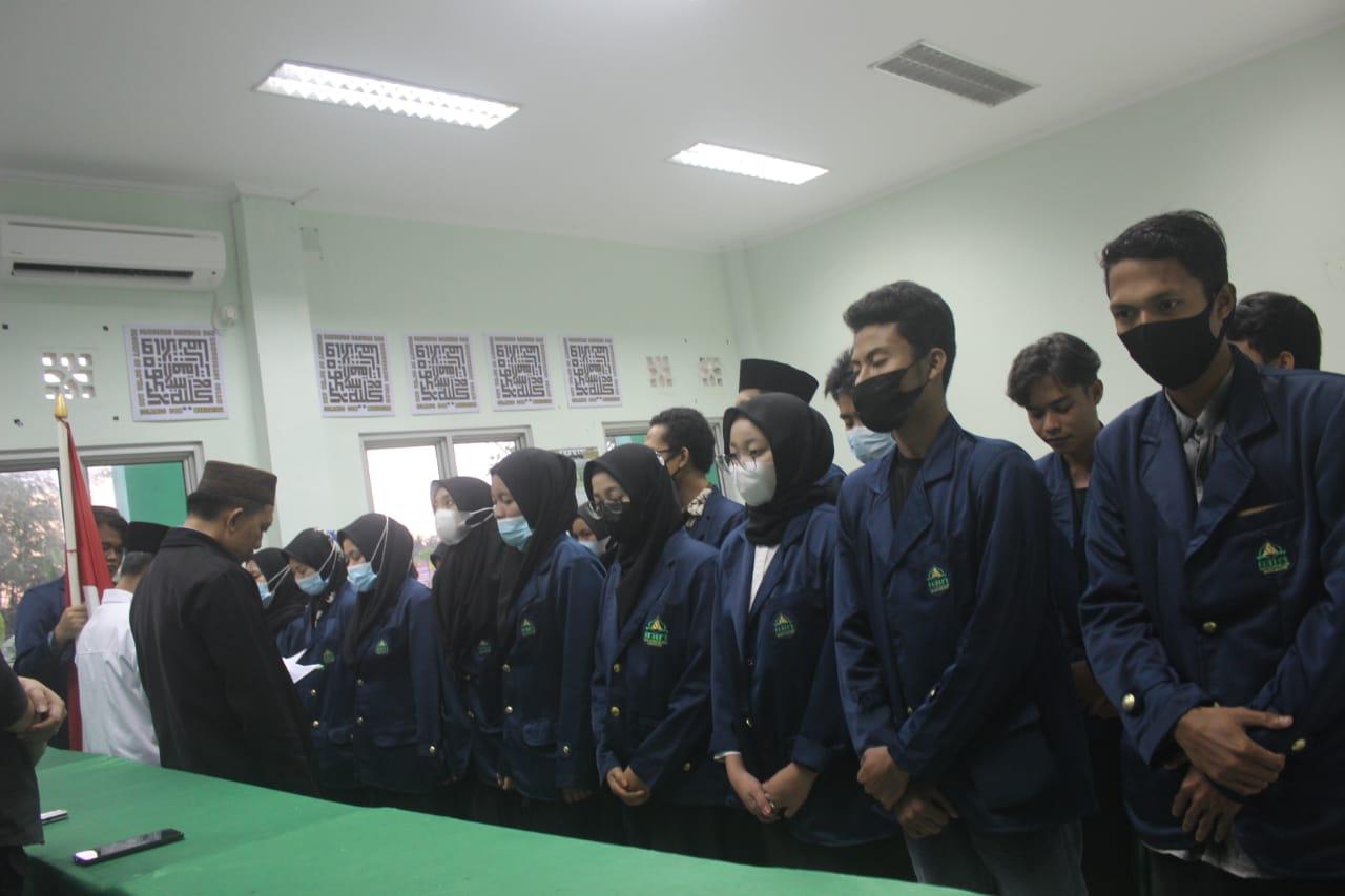 Wakil Dekan FDKI IAIN SAS Babel Lantik Pengurus Baru Hima Prodi Jurnalistik Islam