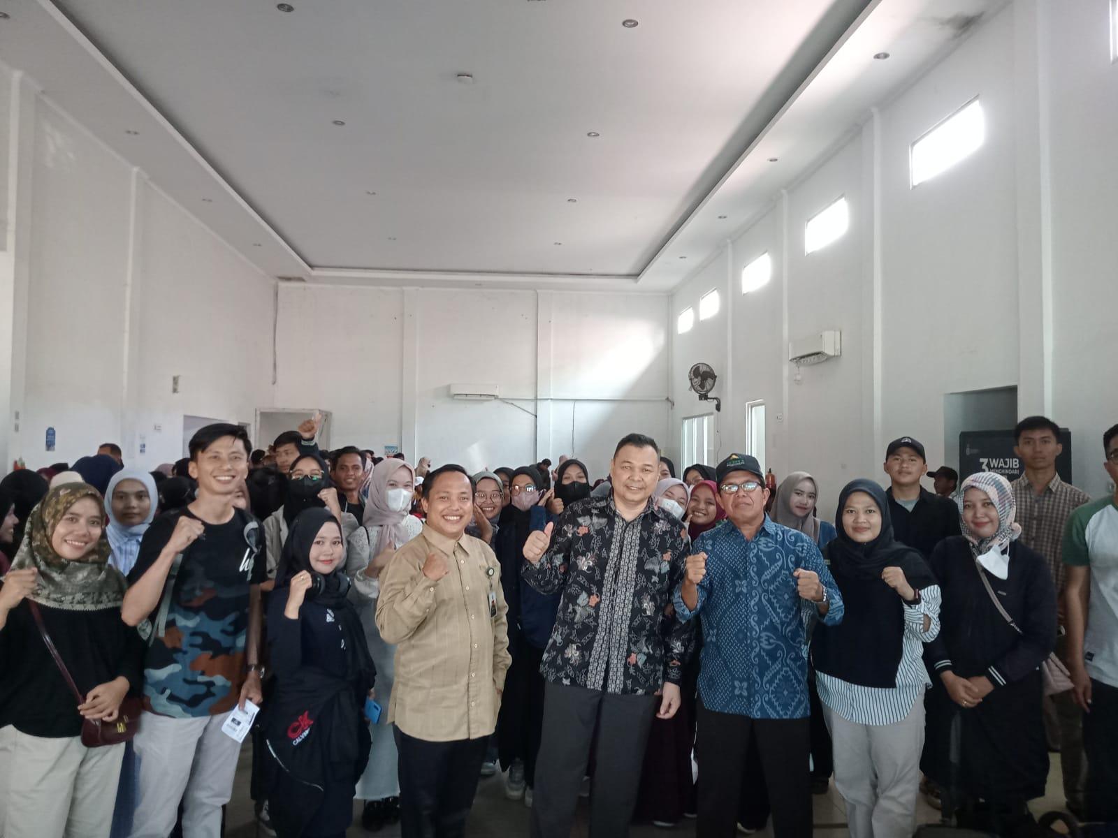 Wakil Rektor III IAIN SAS Babel Lepas Keberangkatan Ratusan Mahasiswa KKN